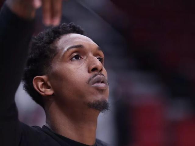 米兰在右侧 米兰在右侧